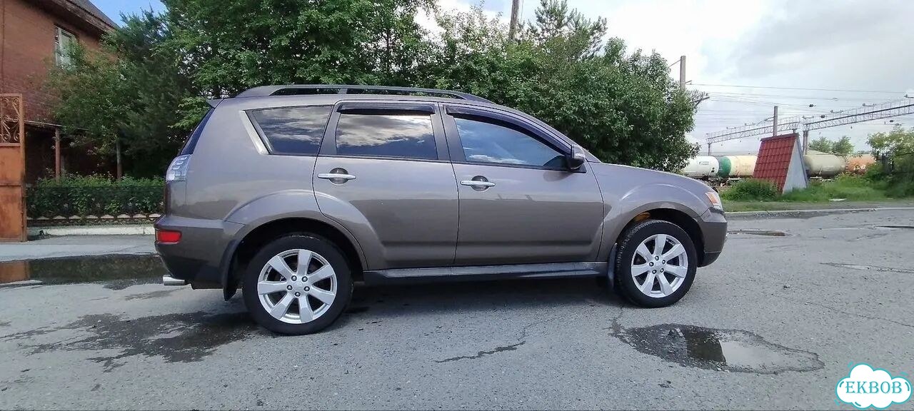 Mitsubishi Outlander 2.4 CVT, 2011, 239 500 км фото 3