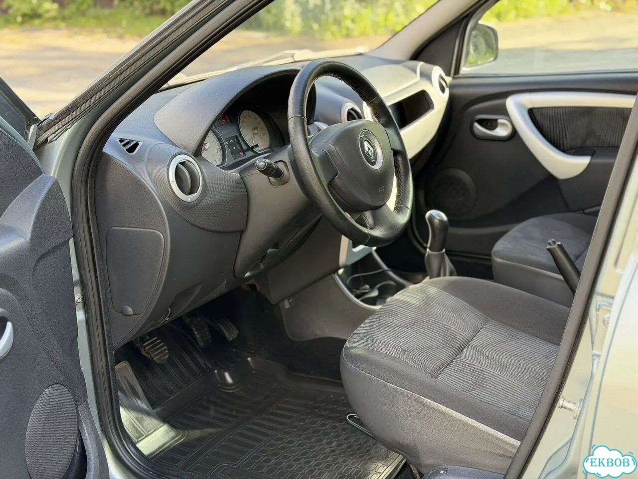 Renault Logan 1.6 MT, 2011, 183 165 км фото 7