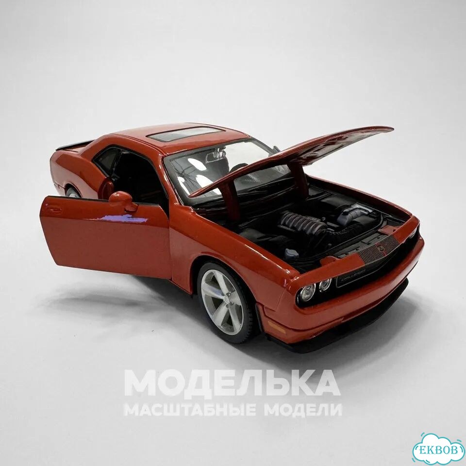 Модель 2008 Dodge Challanger SRT8 1:24 оранжевый фото 2