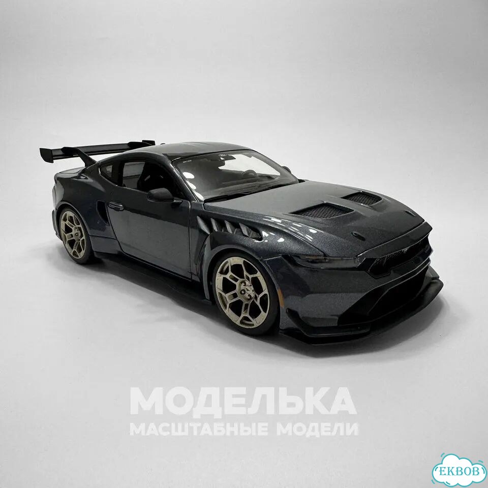 Модель 2025 Ford Mustang GTD 1:18 серебристый фото 1