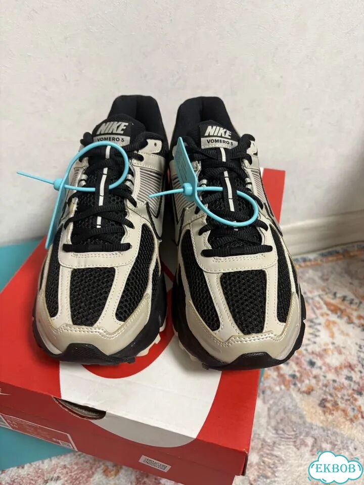 Nike Zoom Vomero 5 Оригинал 42 фото 2