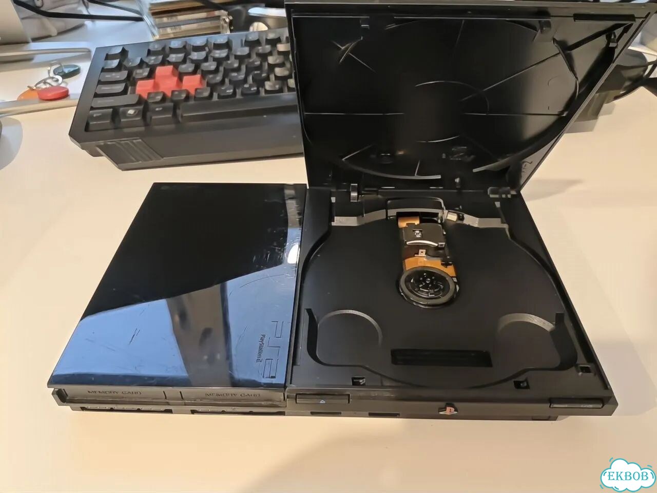 Sony PlayStation 2 Slim (scph-90008) фото 2