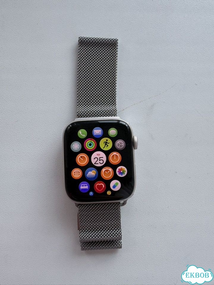 Часы Apple Watch SE три фото 1