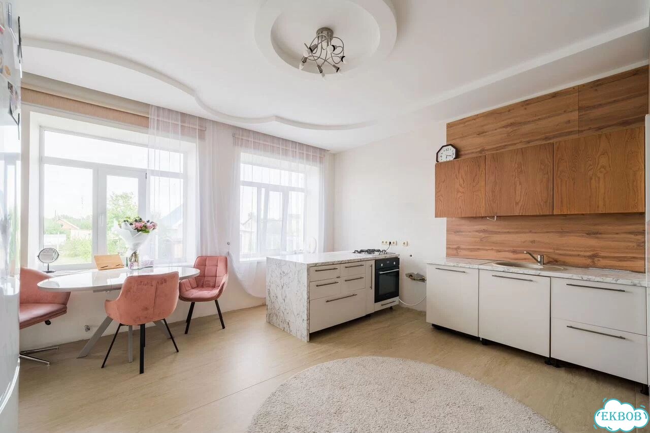 Дом 483,5 м² на участке 14,6 сот. фото 2