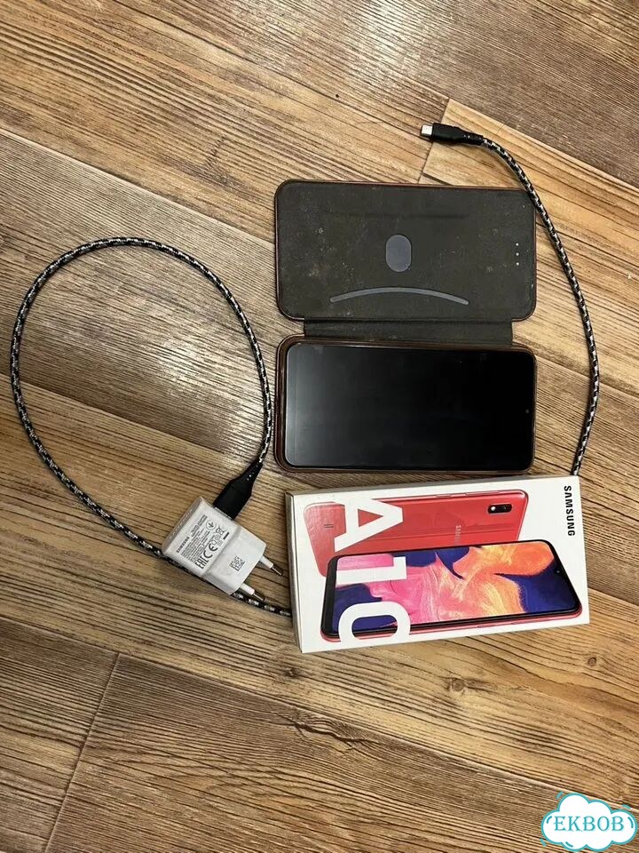 Samsung Galaxy A10, 2/32 ГБ, 2 SIM фото 1