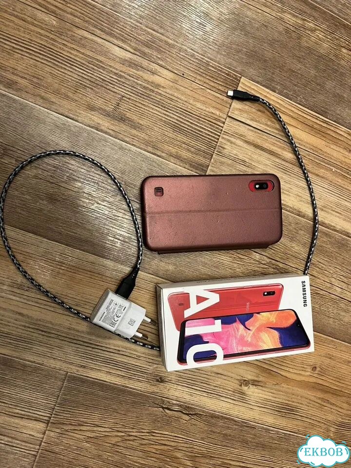Samsung Galaxy A10, 2/32 ГБ, 2 SIM фото 3