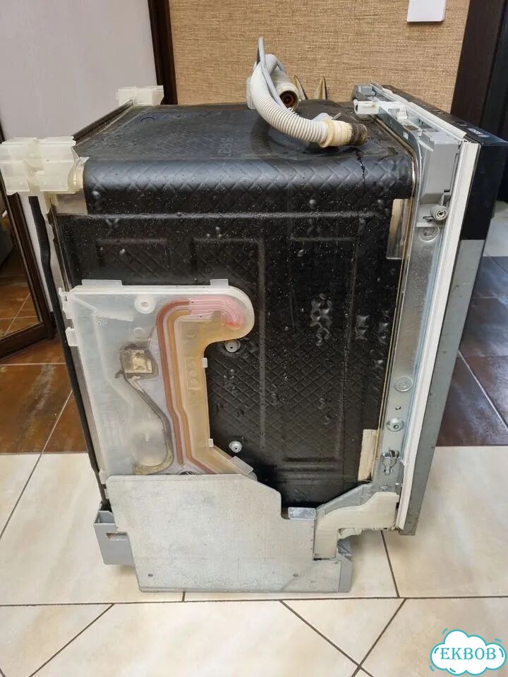 Встраиваемая посудомоечная машина Bosch SMV50E10RU фото 2