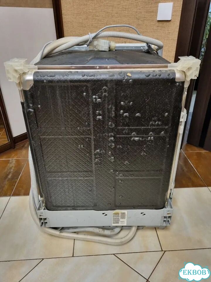 Встраиваемая посудомоечная машина Bosch SMV50E10RU фото 3