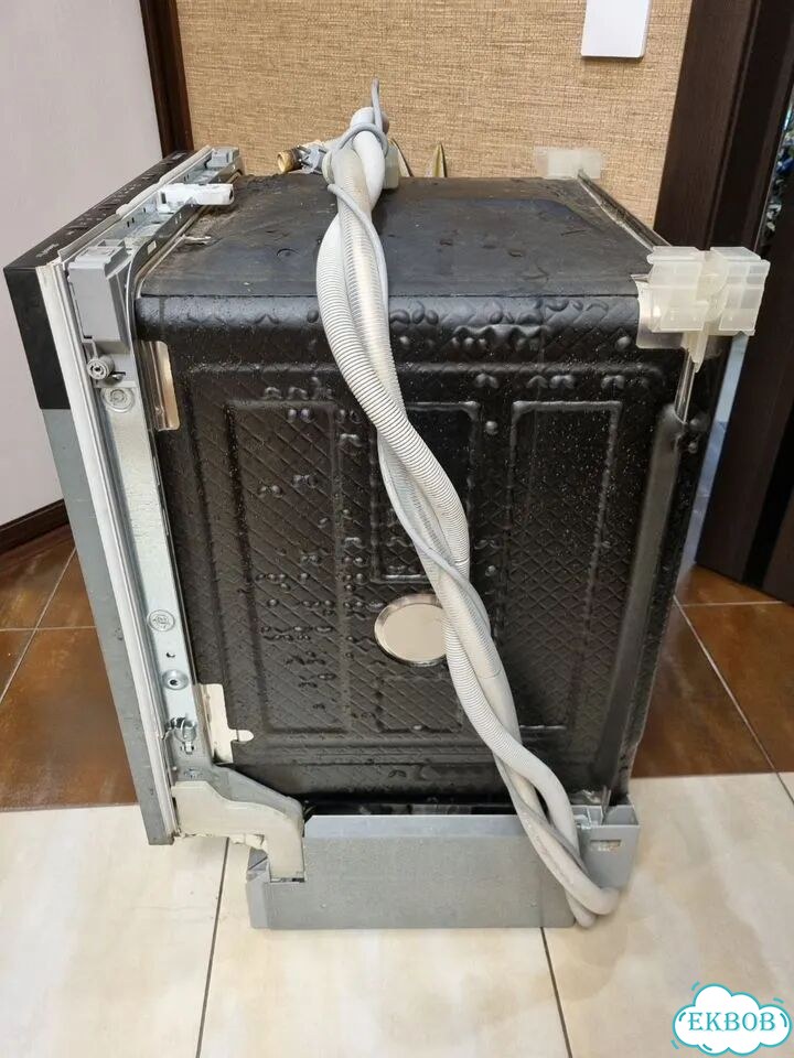 Встраиваемая посудомоечная машина Bosch SMV50E10RU фото 4