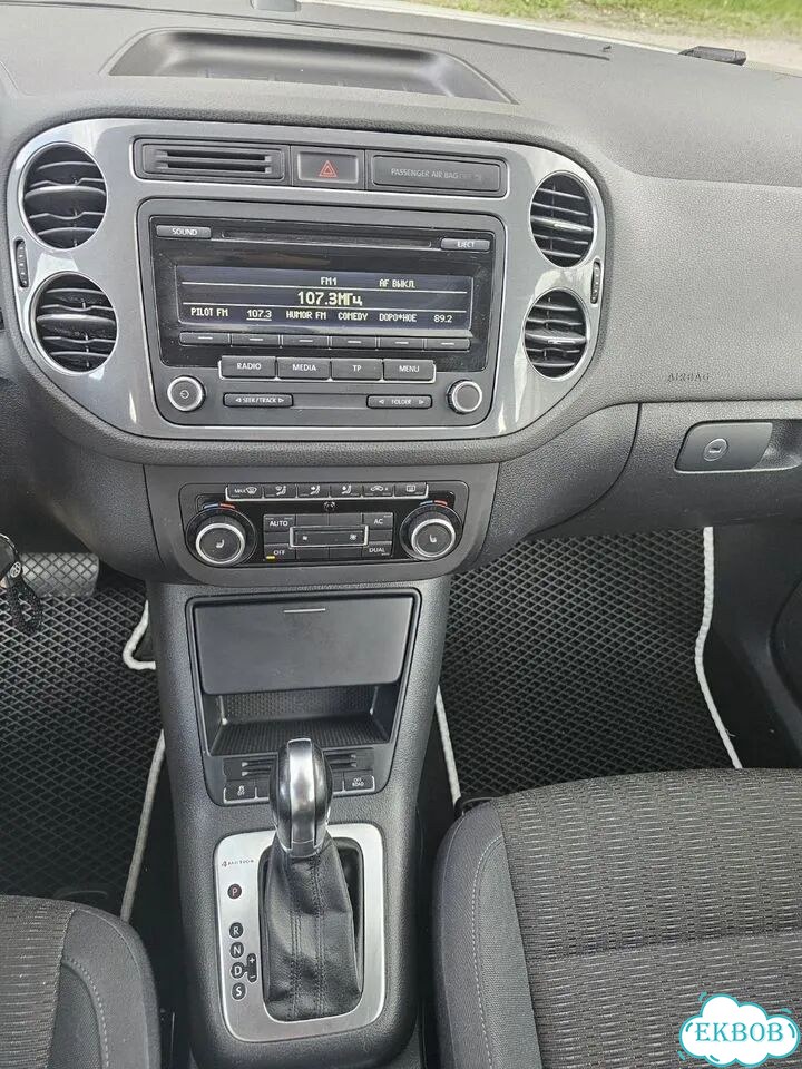 Volkswagen Tiguan 2.0 AT, 2011, 209 347 км фото 15