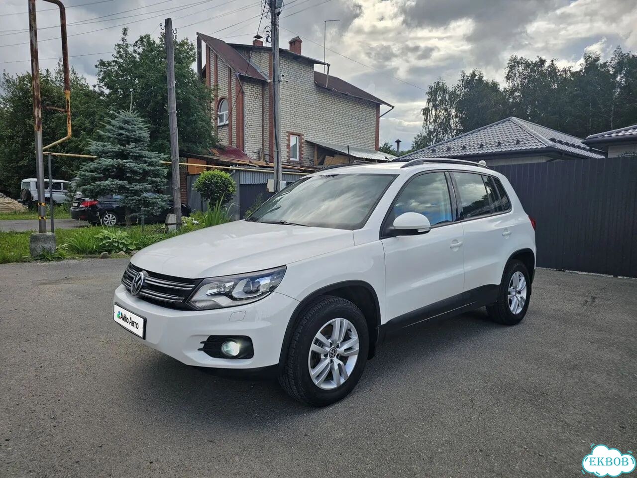 Volkswagen Tiguan 2.0 AT, 2011, 209 347 км фото 2