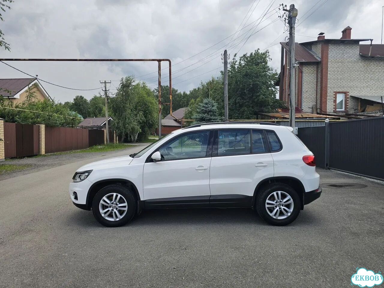 Volkswagen Tiguan 2.0 AT, 2011, 209 347 км фото 3