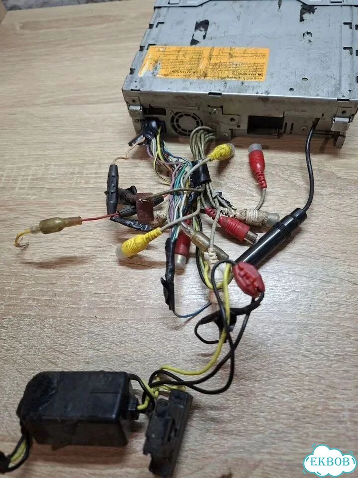 Продам Магнитола Pioneer AVH-5400DVD фото 1