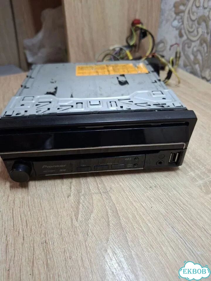 Продам Магнитола Pioneer AVH-5400DVD фото 2