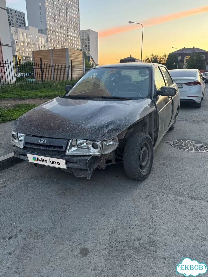 ВАЗ (LADA) 2110 1.6 MT, 2005, битый, 178 108 км фото 3