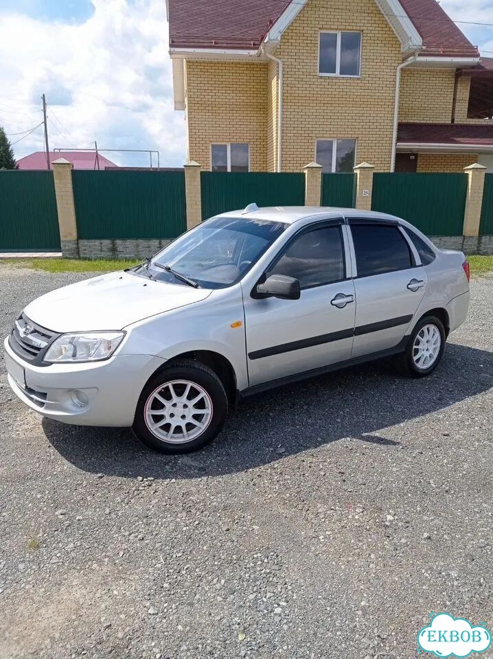 ВАЗ (LADA) Granta 1.6 MT, 2012, 280 000 км фото 1