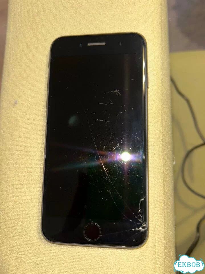 iPhone 8, 64 ГБ фото 3