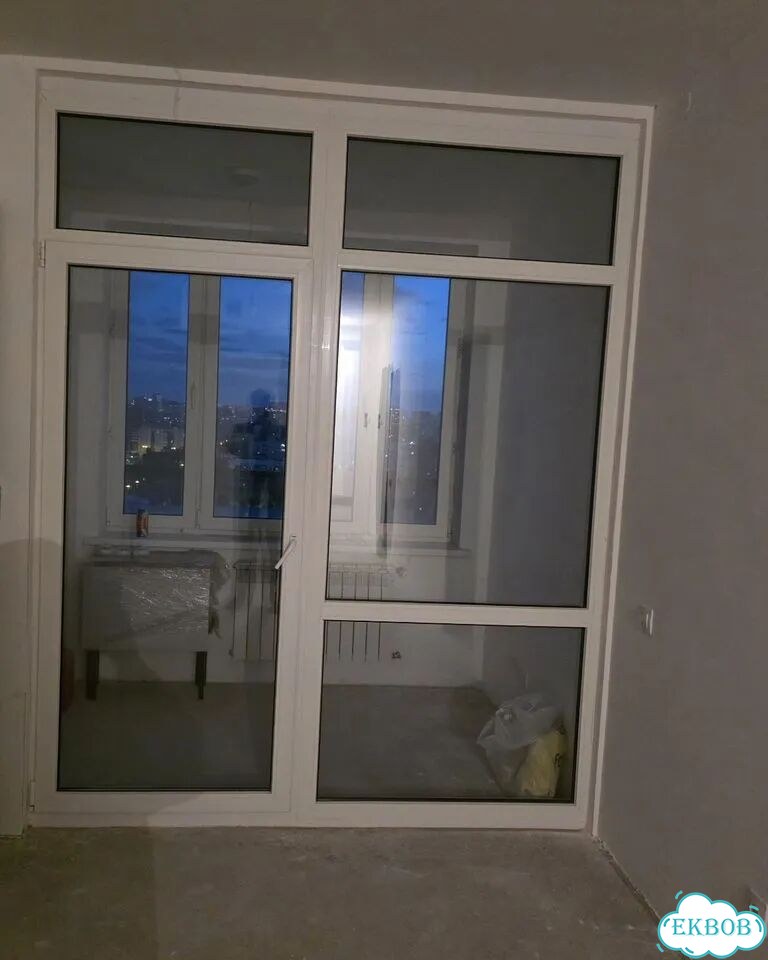 Оконный блок с дверью фото 1