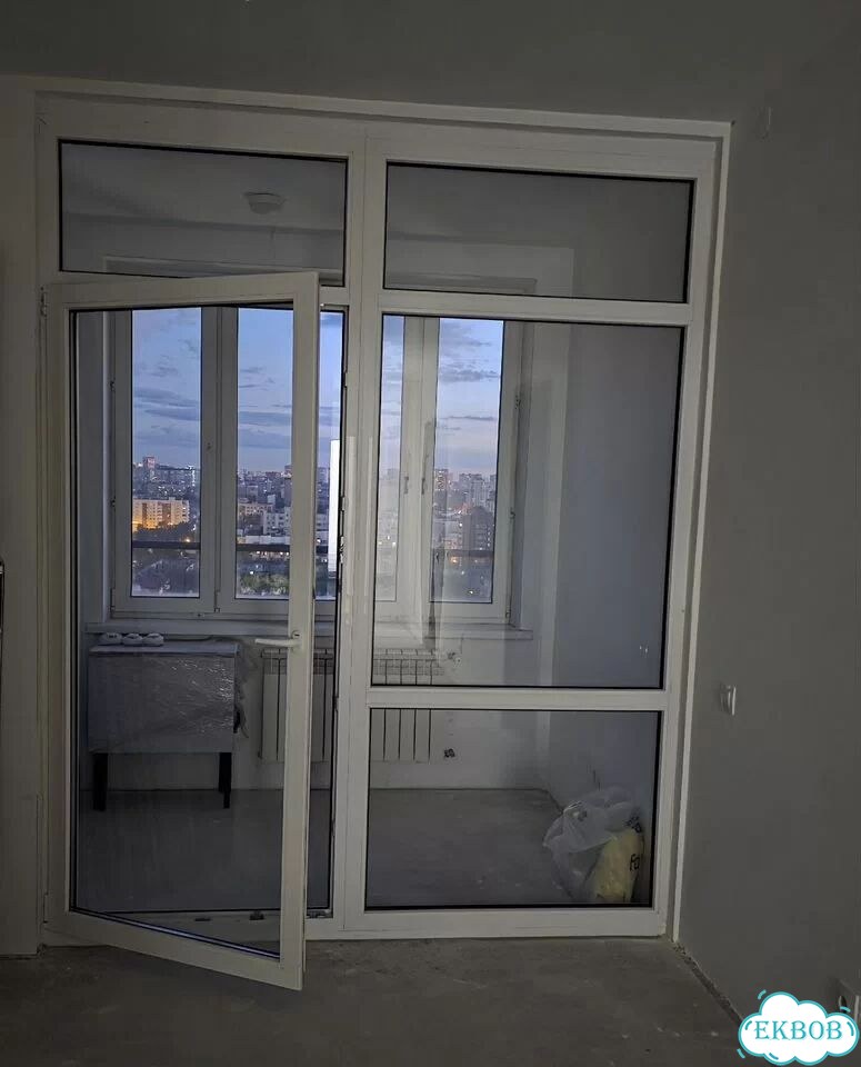 Оконный блок с дверью фото 2
