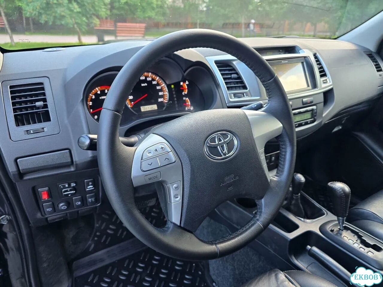 Toyota Hilux 3.0 AT, 2014, 180 000 км фото 16