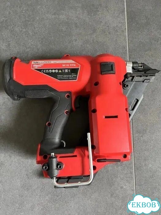 Акум. гвоздозабиватель Milwaukee M18 FFN фото 1