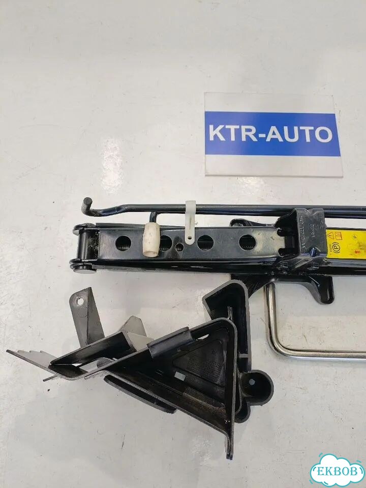 Домкрат.Набор инструментов. Range Rover Vogue L322 фото 2