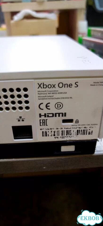 Игровая приставка Microsoft xbox One S (1681) фото 2