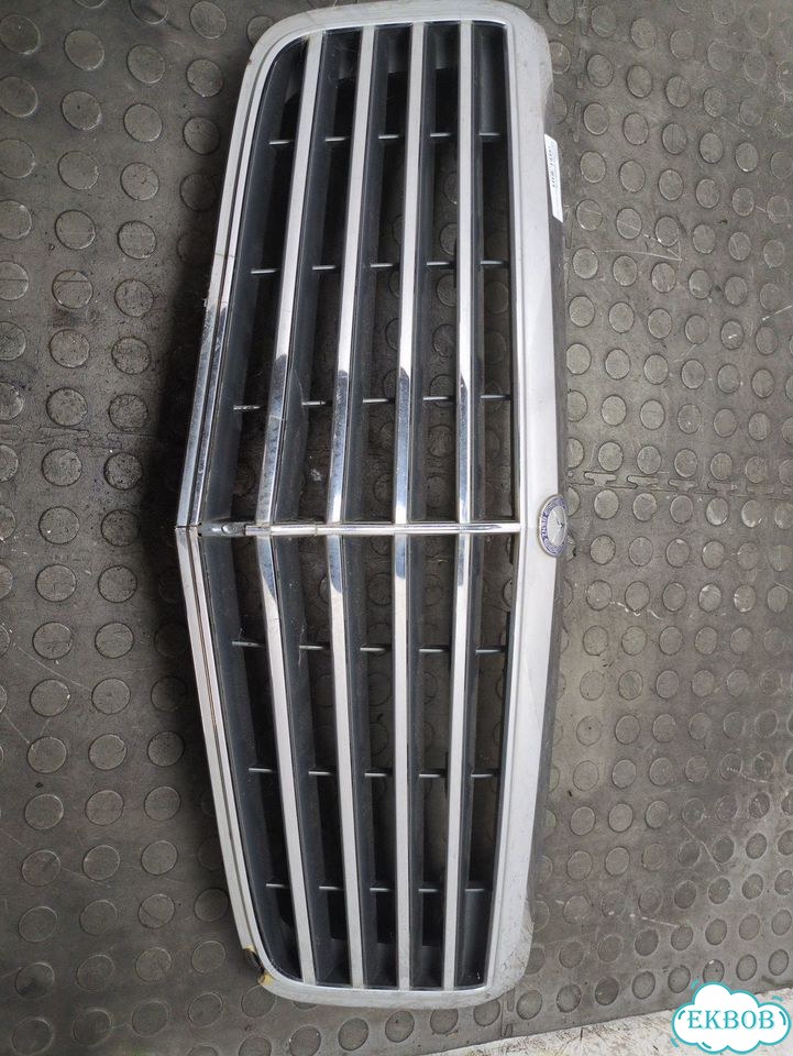 Решетка радиатора Mercedes E W211 фото 1