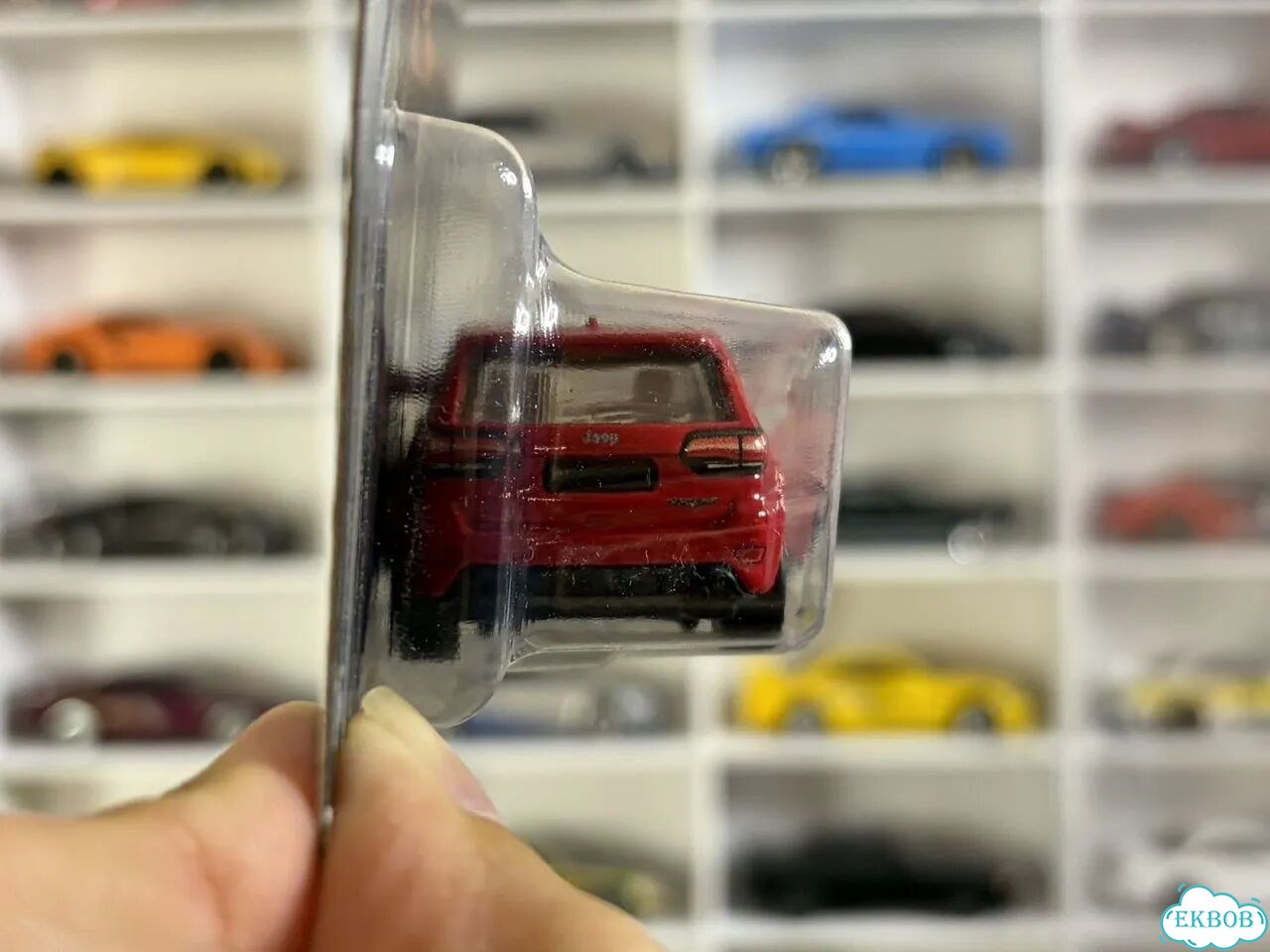Hot Wheels Premium 2019 Jeep Grand Cherokee фото 2