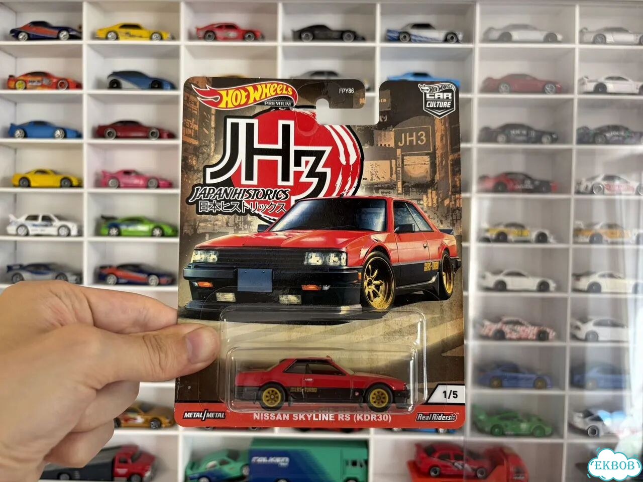 Hot Wheels Premium Nissan Skyline RS (KDR30) фото 1