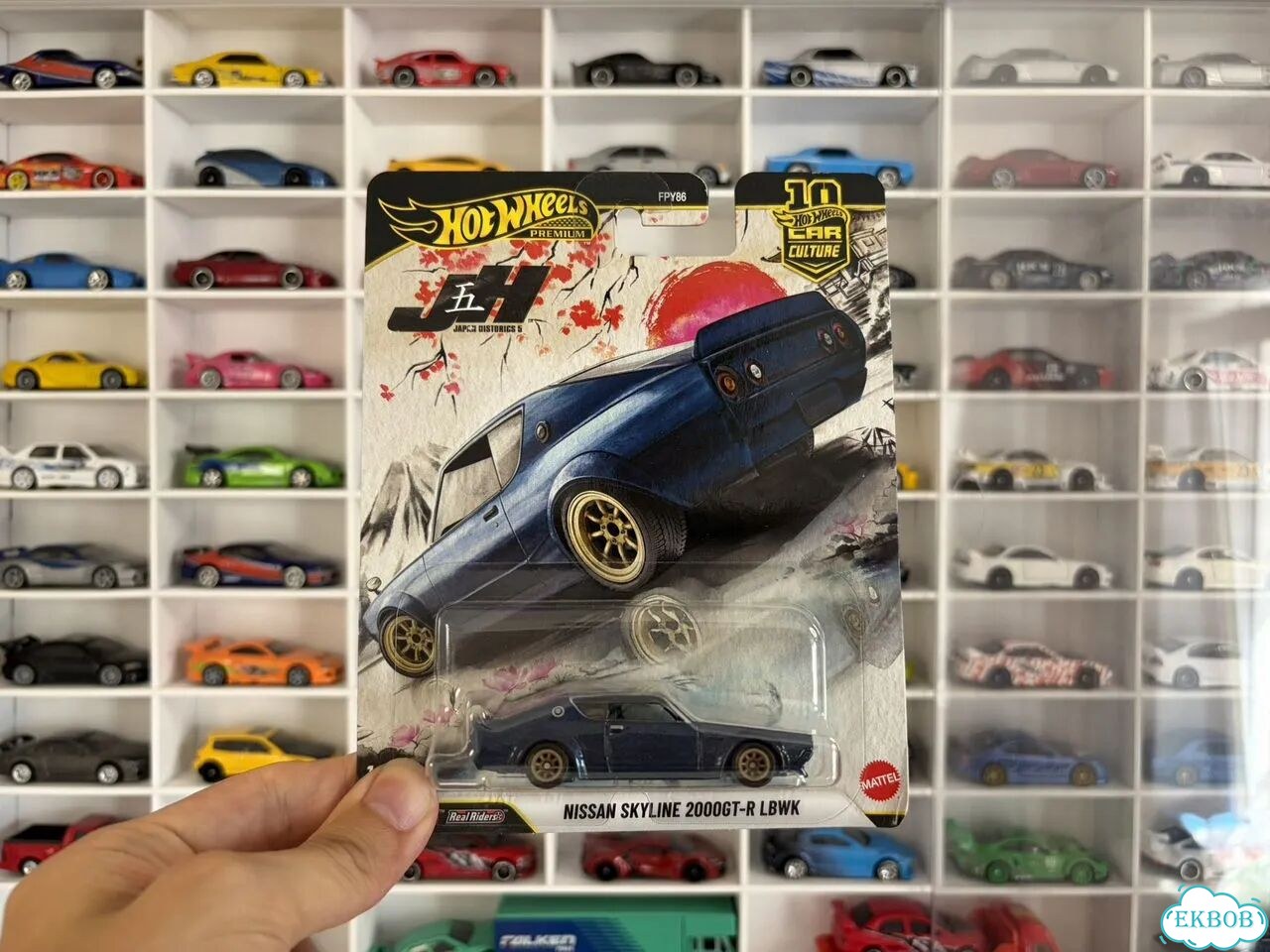 Hot Wheels Premium Nissan Skyline 2000GT-R lbwk фото 1