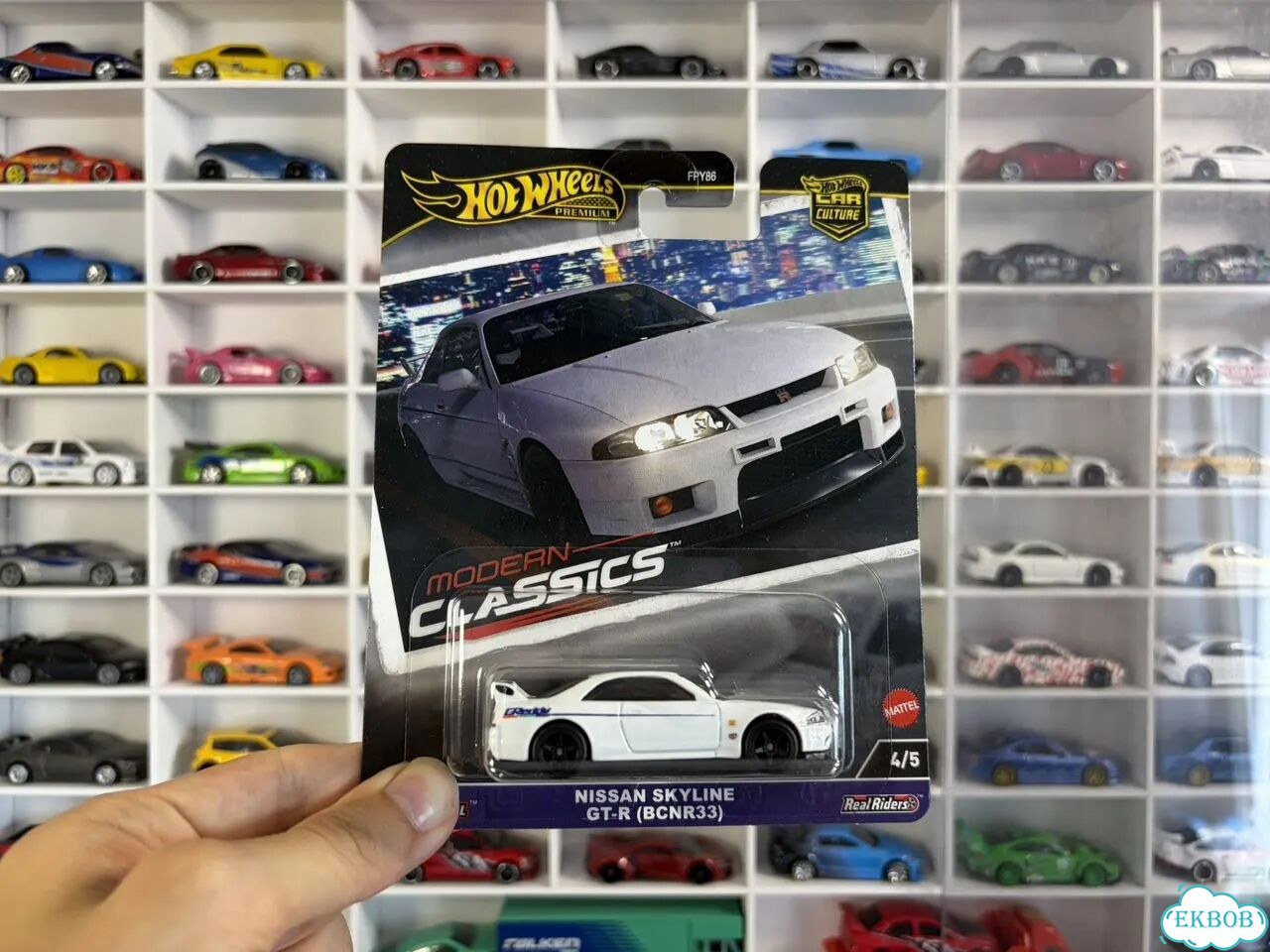 Hot Wheels Premium Nissan Skyline GT-R (R33) фото 1
