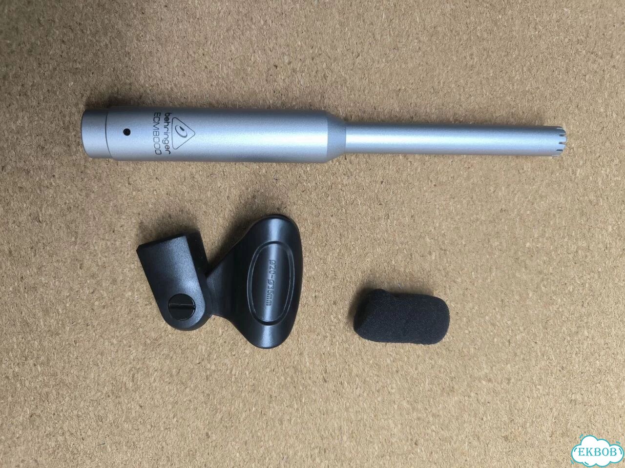 Измерительный микрофон Behringer ECM8000 фото 1
