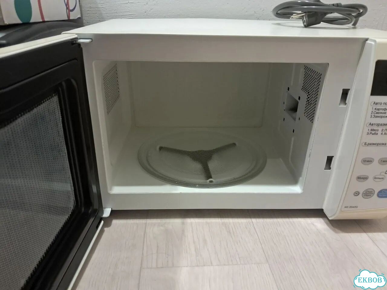 Микроволновка LG ms-2042g фото 2