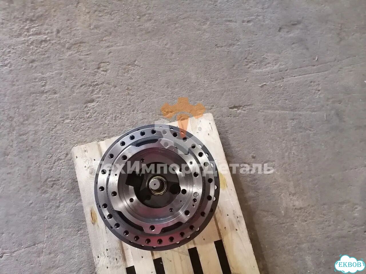 Редуктор хода Volvo EC330CL 14566401 фото 3