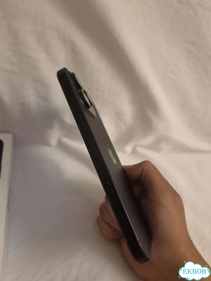 iPhone 16 Pro Max, 256 ГБ, eSIM фото 2