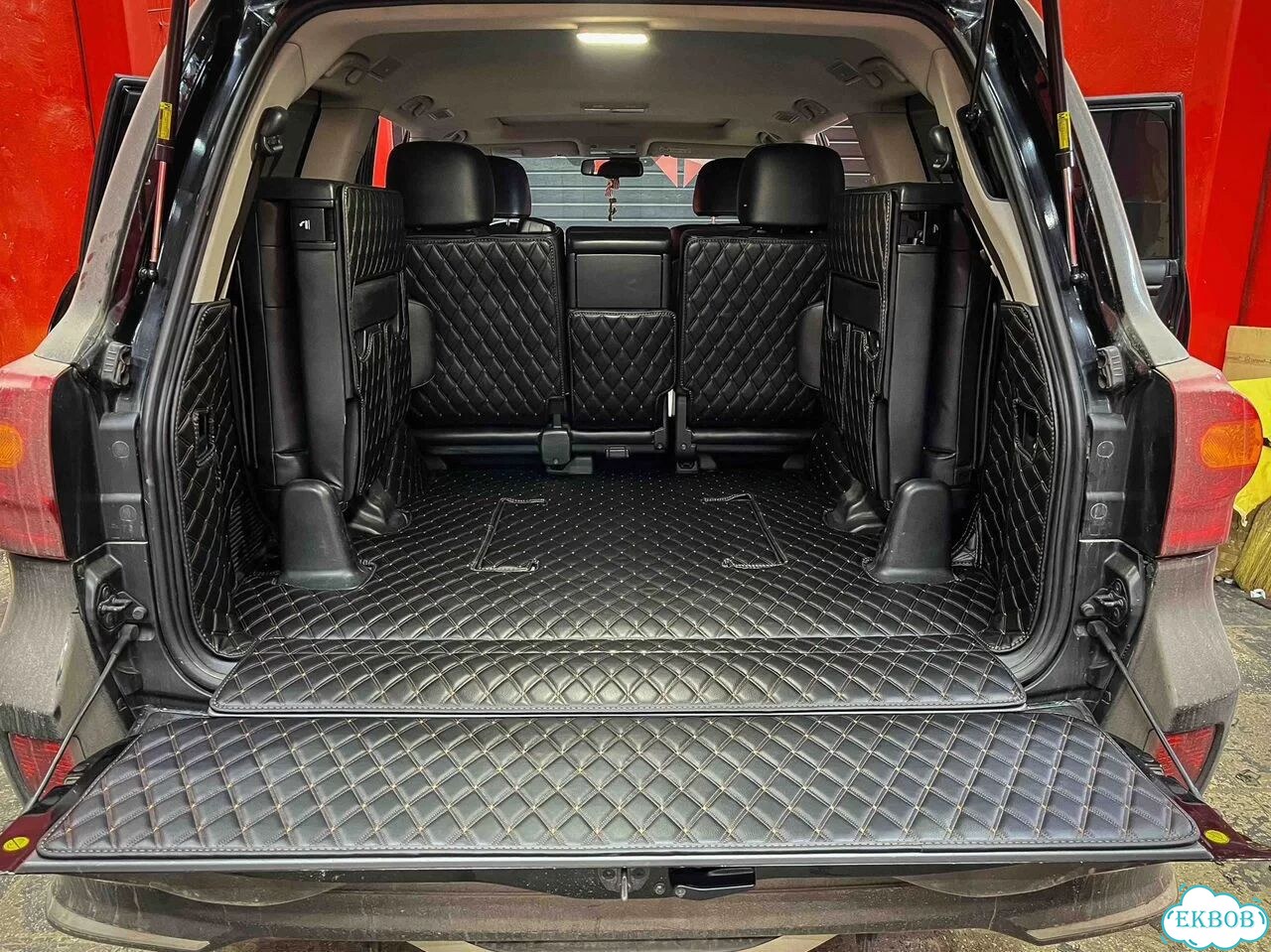 3Д коврики в багажник Toyota Land Cruiser 200 фото 1