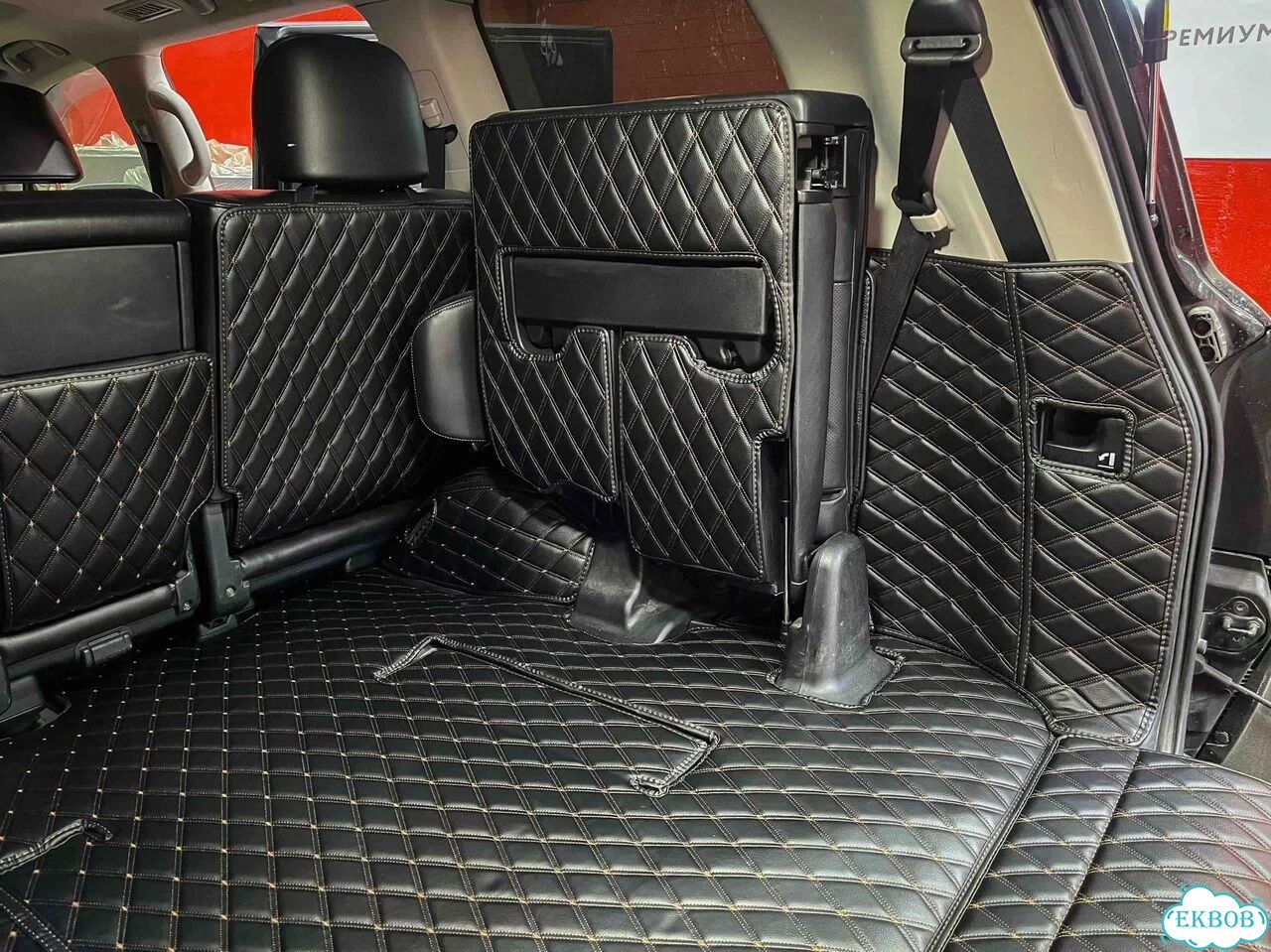 3Д коврики в багажник Toyota Land Cruiser 200 фото 2
