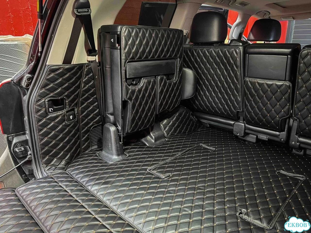 3Д коврики в багажник Toyota Land Cruiser 200 фото 3