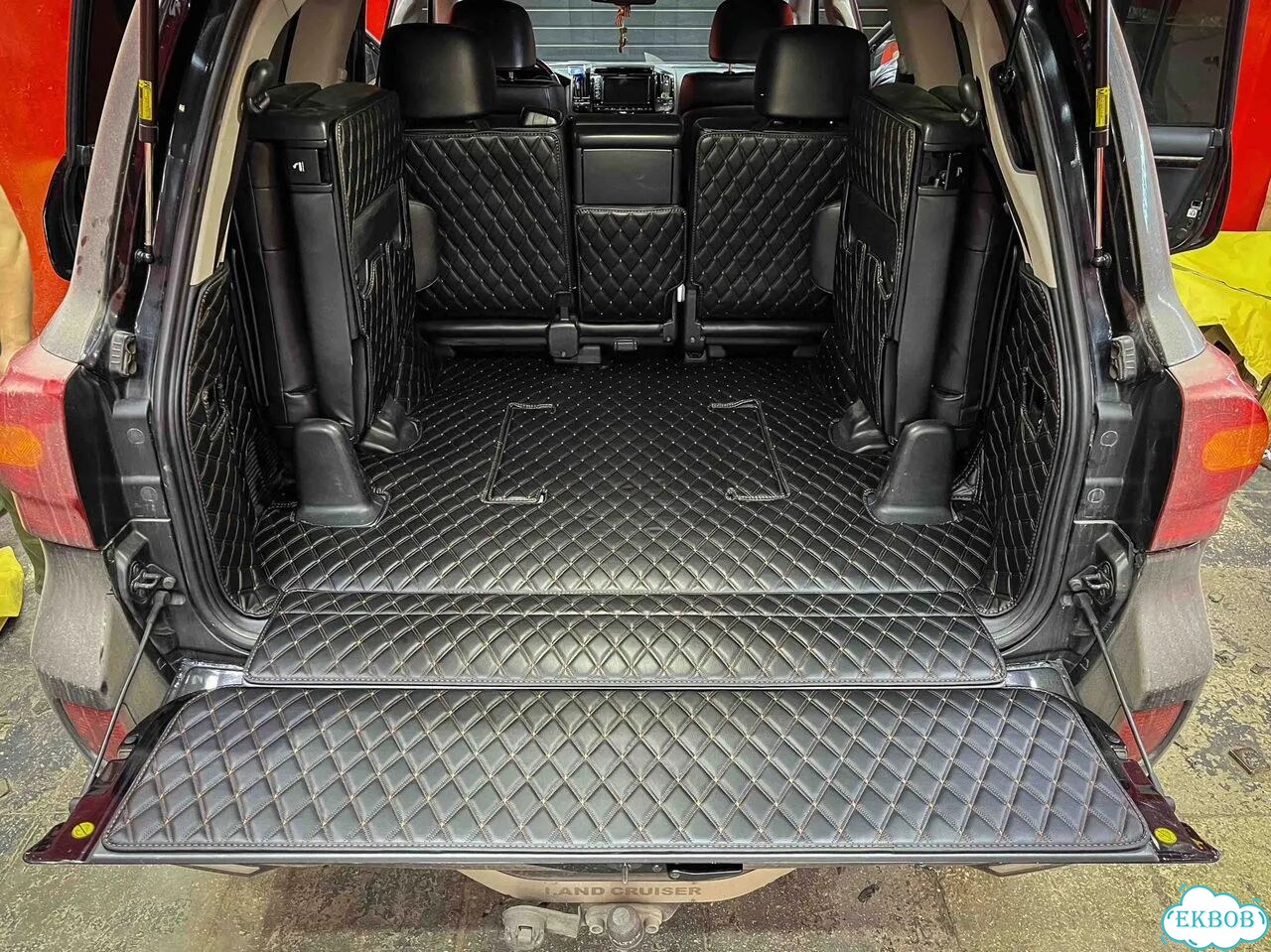 3Д коврики в багажник Toyota Land Cruiser 200 фото 4