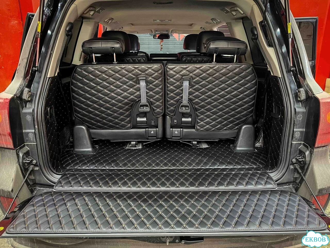 3Д коврики в багажник Toyota Land Cruiser 200 фото 5